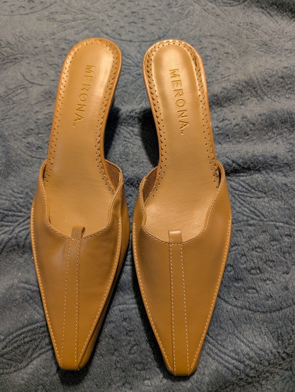 Title: Vintage Merona Tan Pointed Toe Kitten Heel Mules (Size 6)